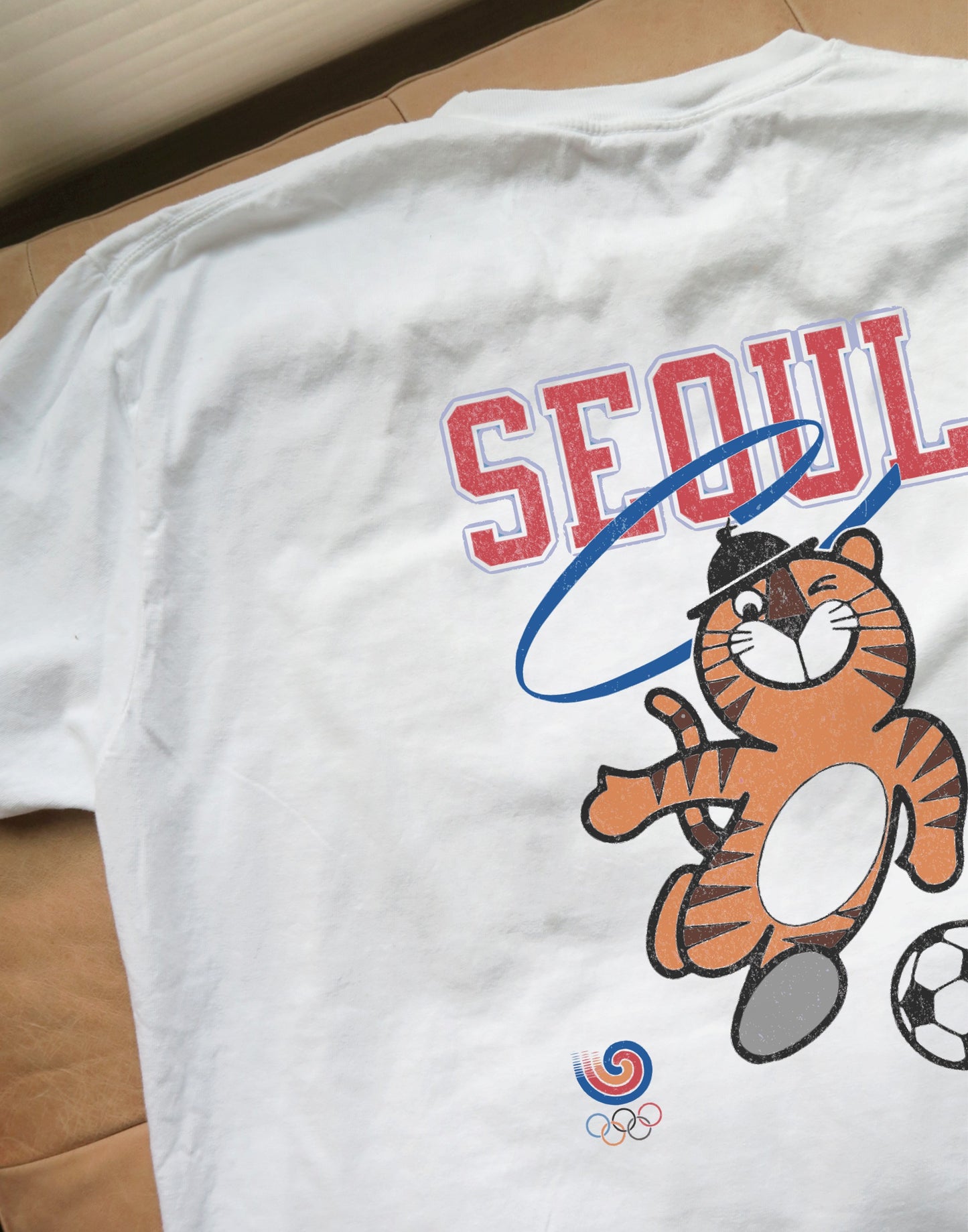 Hodori Loves Soccer, Vintage Wash T-Shirt